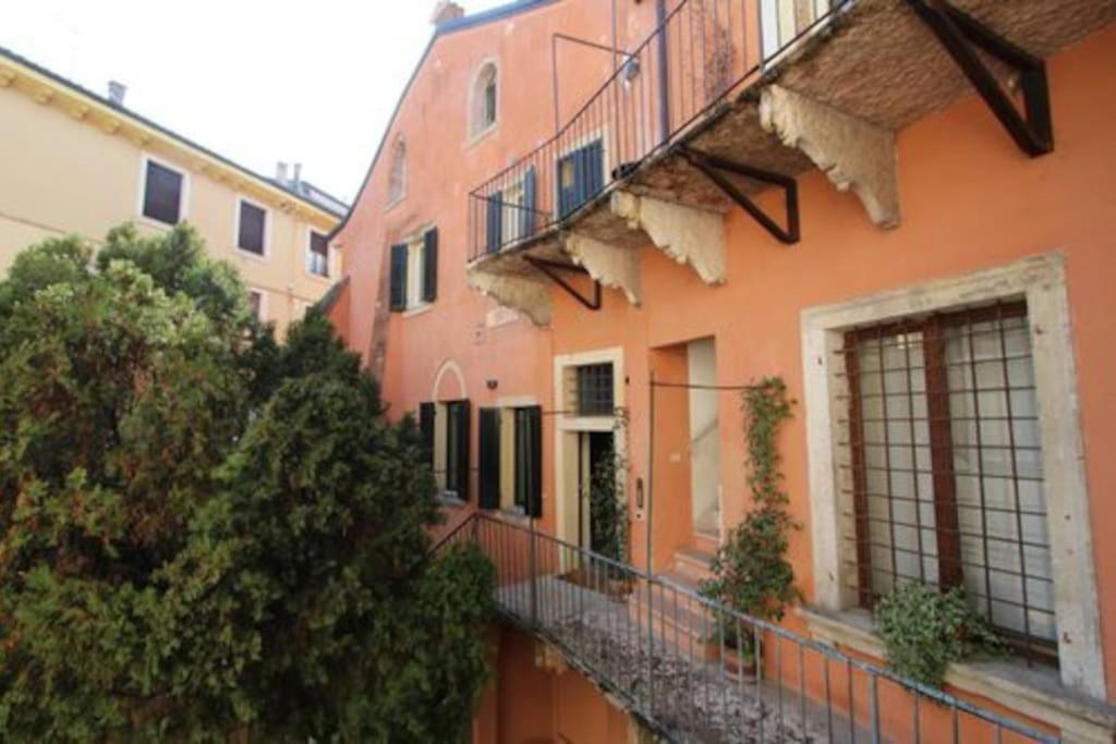 Abbraccio Di Verona Bagian luar foto